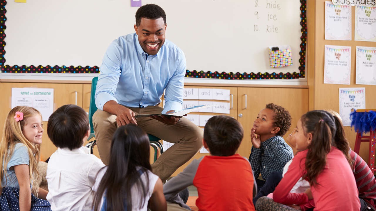 children learning with teacher